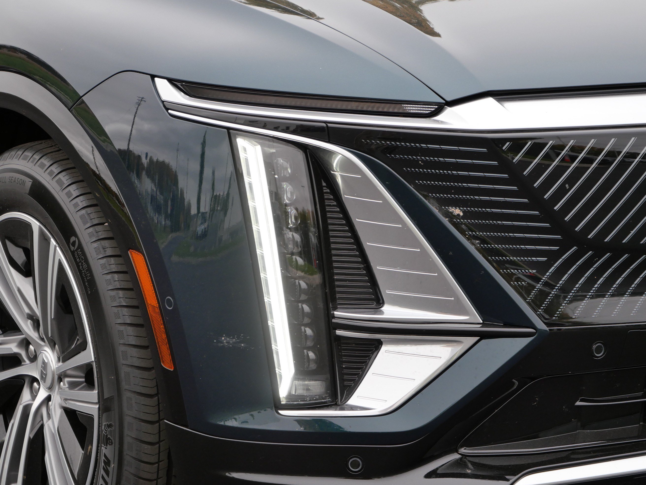 Used 2026 Cadillac Lyriq Luxury w/ LPO, Floor Liner Package AWD/4WD image 16