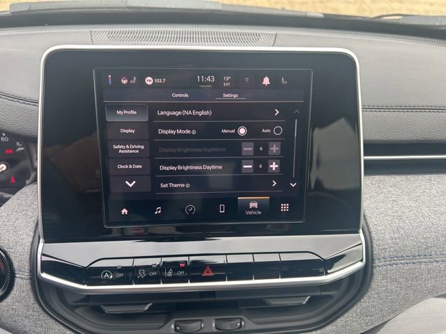 New 2025 Jeep Compass Latitude image 35