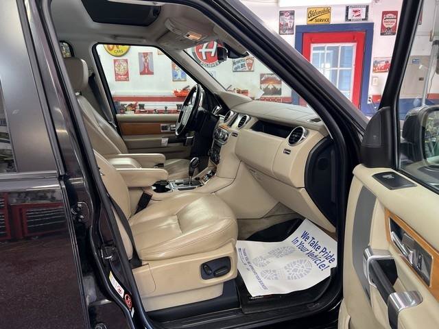 Used 2011 Land Rover LR4 HSE LUX AWD/4WD image 10