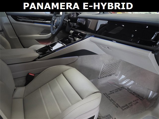 Used 2026 Porsche Panamera 4 image 9