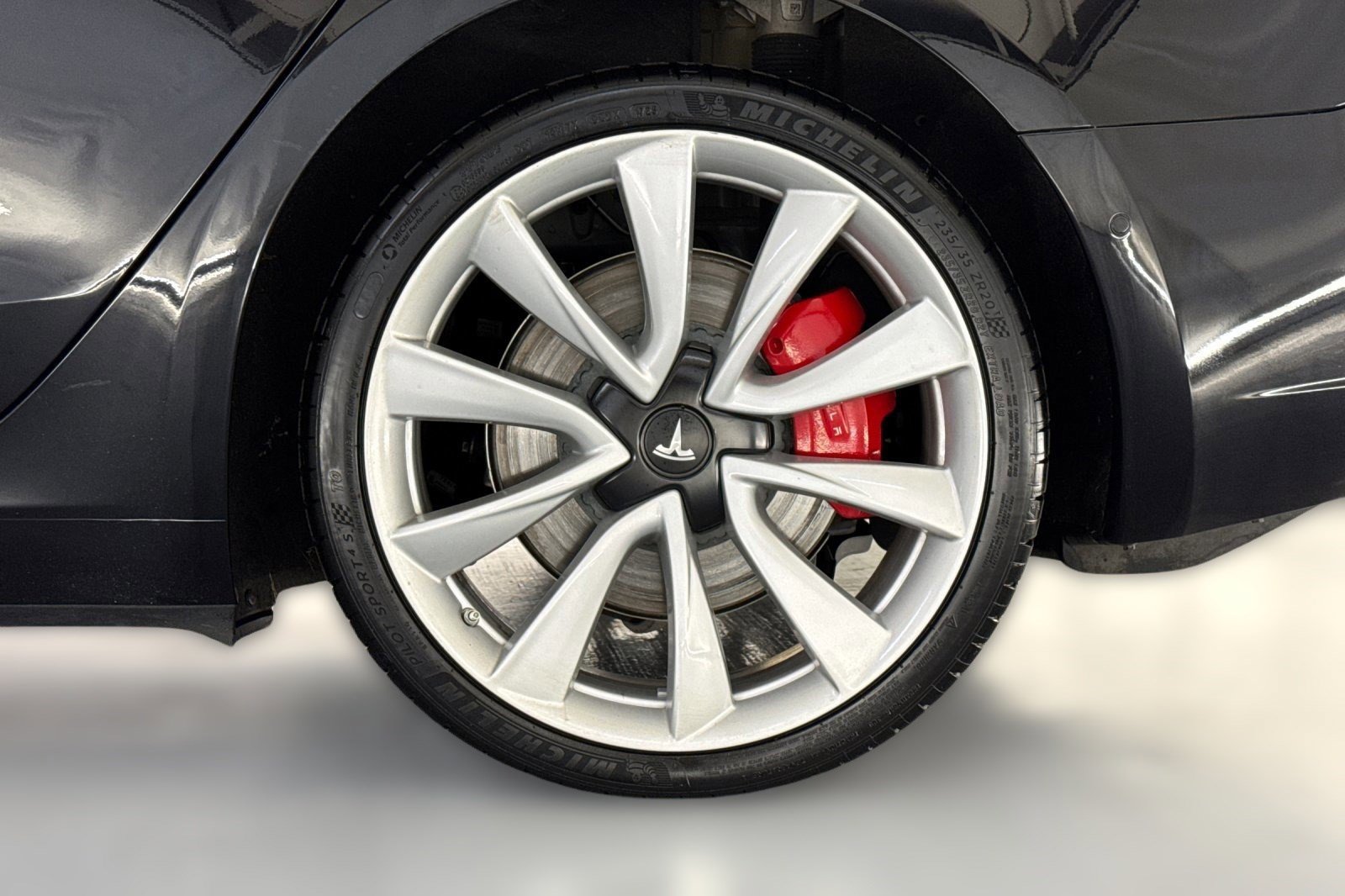 Used 2018 Tesla Model 3 Performance image 11