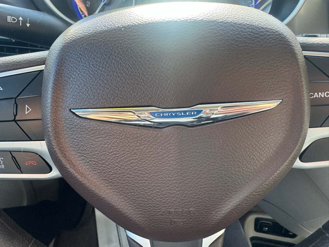 Used 2017 Chrysler Pacifica Touring image 17