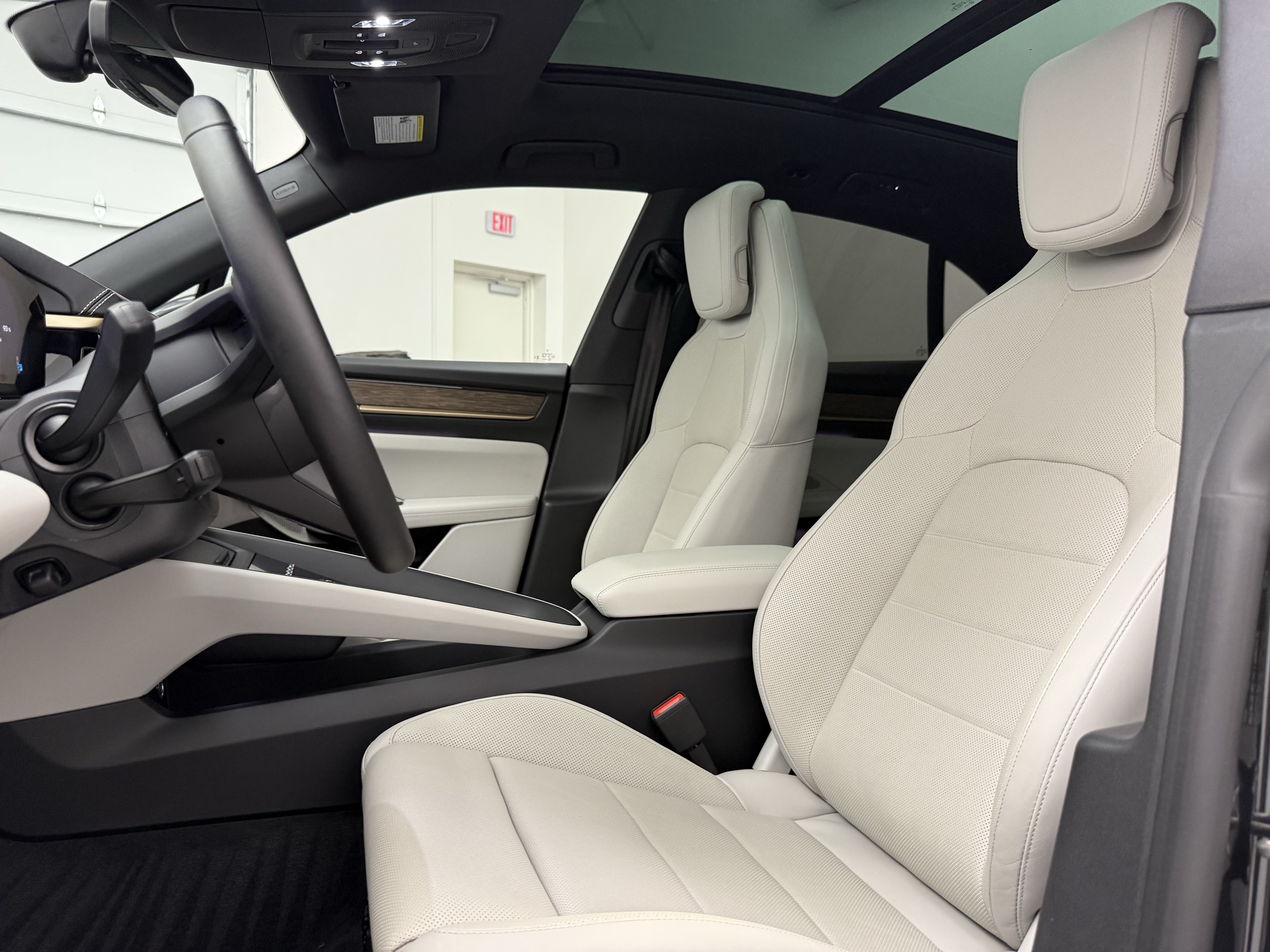 Used 2024 Porsche Macan 4 Electric AWD/4WD image 13