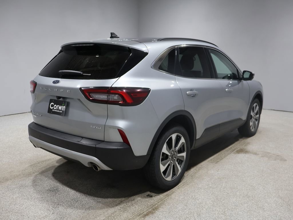 Used 2024 Ford Escape Platinum image 2