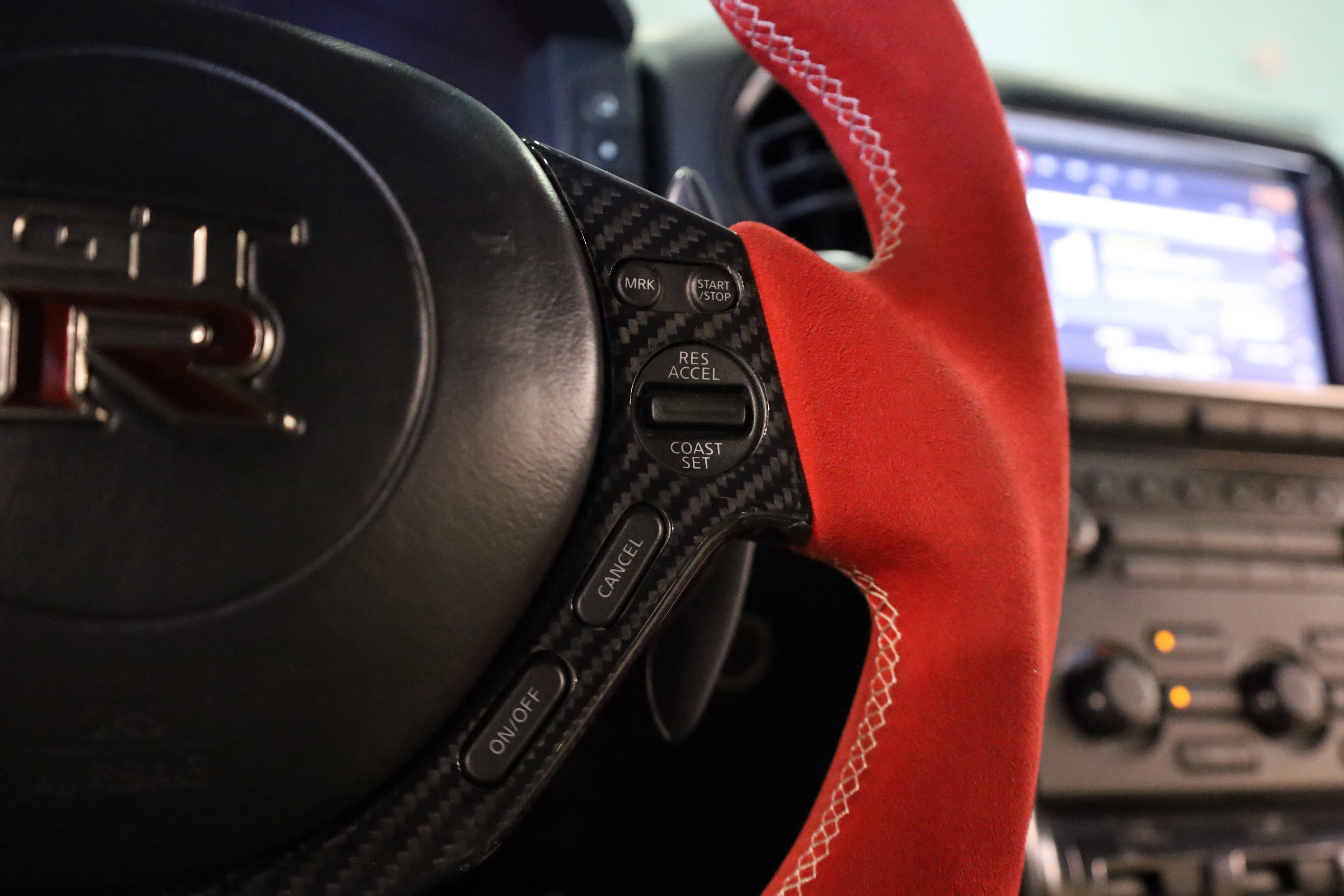 Used 2015 Nissan GT-R Premium image 25