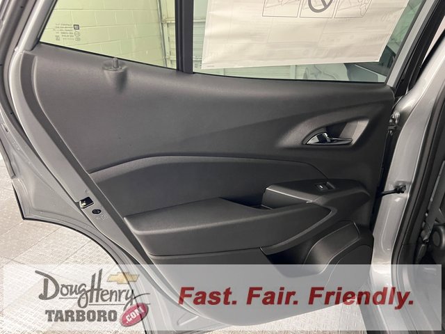 New 2026 Chevrolet Trax RS w/ Sunroof Package image 31