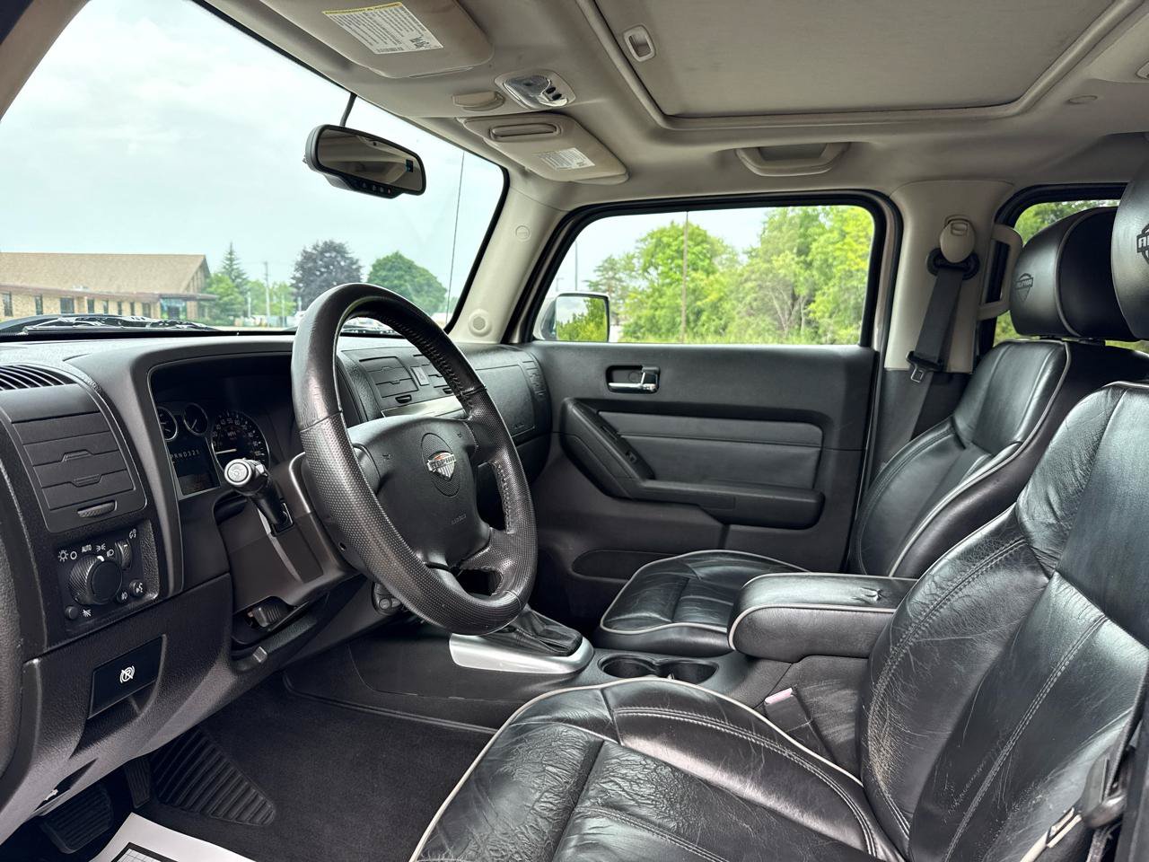 Used 2009 HUMMER H3T Alpha AWD/4WD image 15