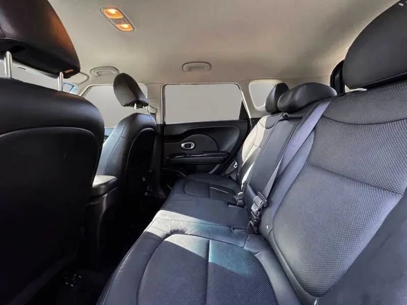 Used 2016 Kia Soul ! FWD image 14