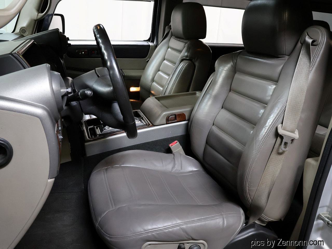 Used 2003 HUMMER H2 w/ Preferred Equipment Group image 9