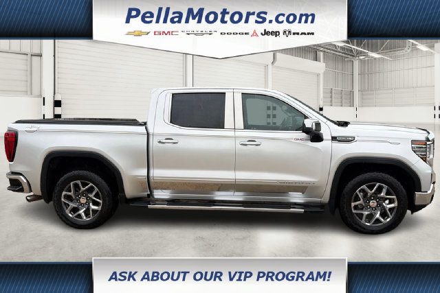 Used 2022 GMC Sierra 1500 SLT w/ SLT Premium Package AWD/4WD image 2