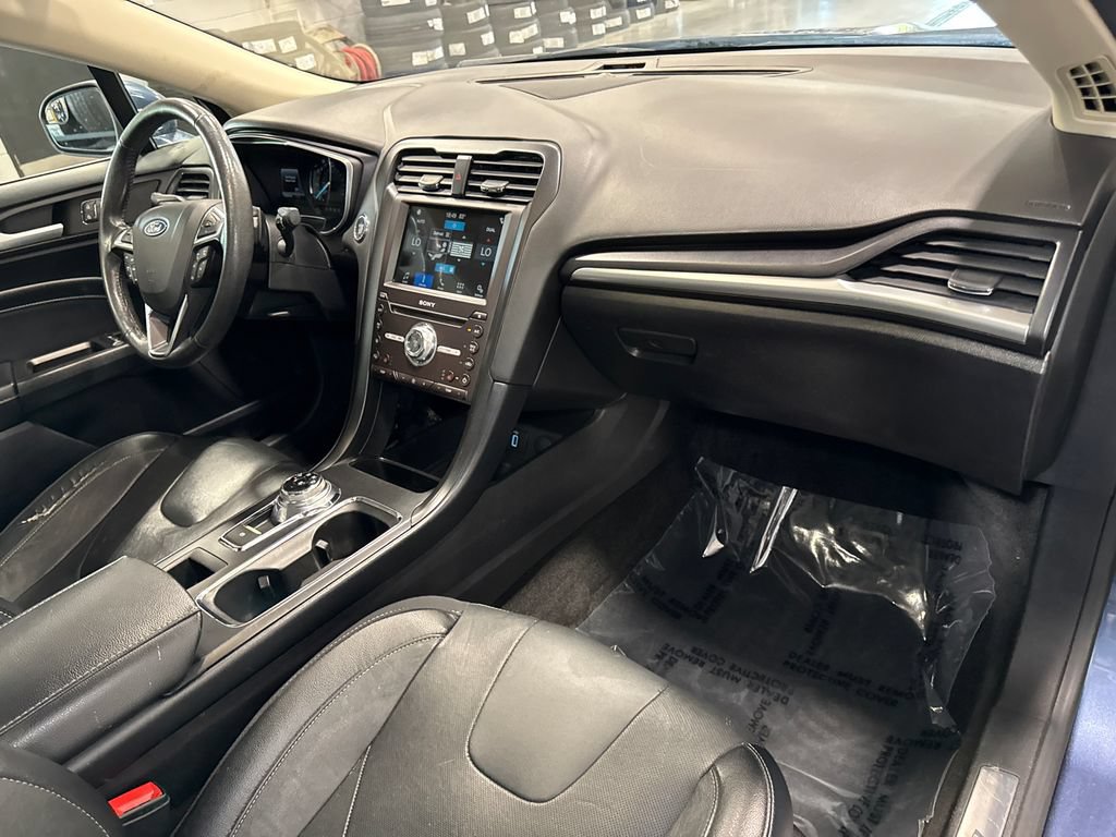 Used 2018 Ford Fusion Titanium AWD/4WD image 17
