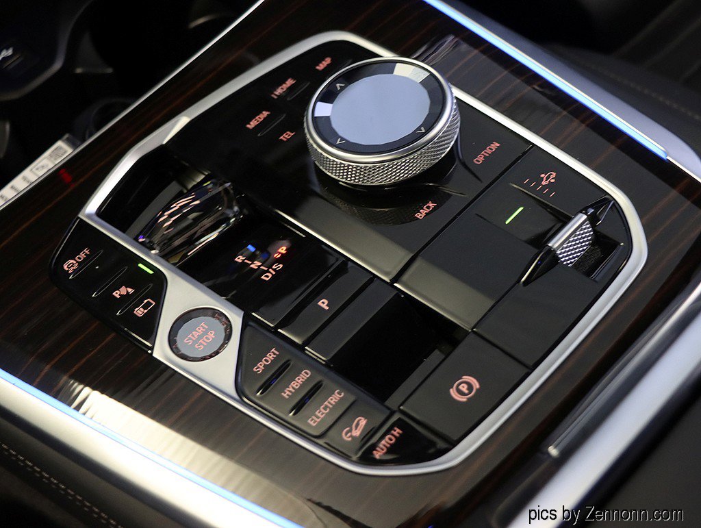 Used 2026 BMW X5 xDrive50e w/ Executive Package image 27