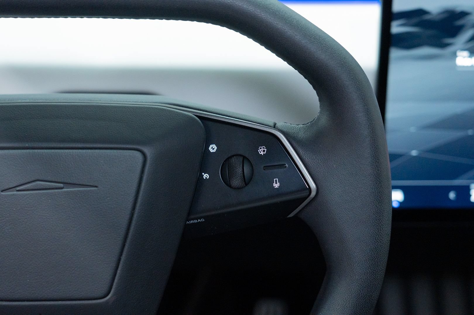 Used 2024 Tesla Cybertruck AWD Crew Cab image 39