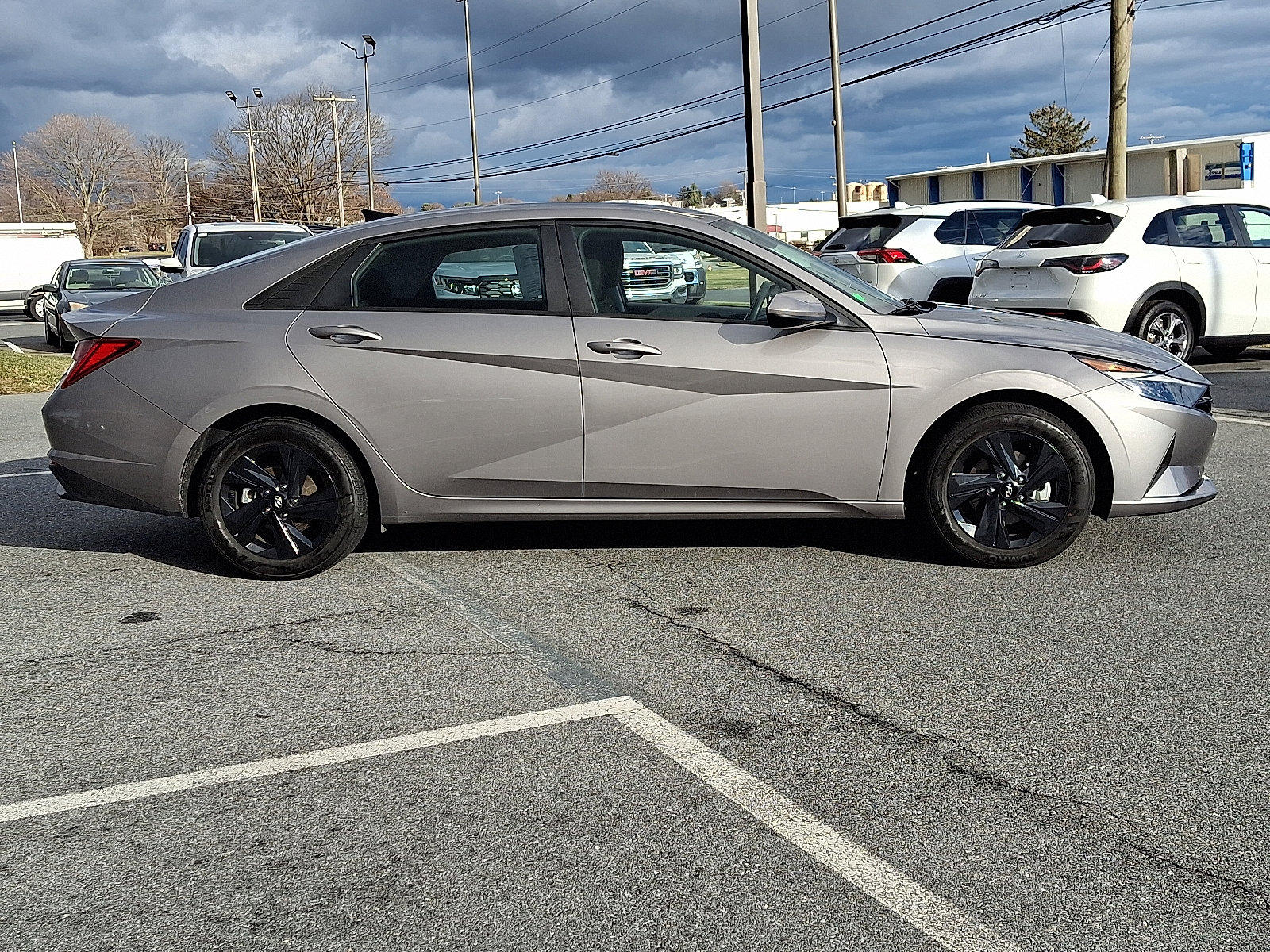 Used 2023 Hyundai Elantra Blue w/ Preferred Accessory Package image 7