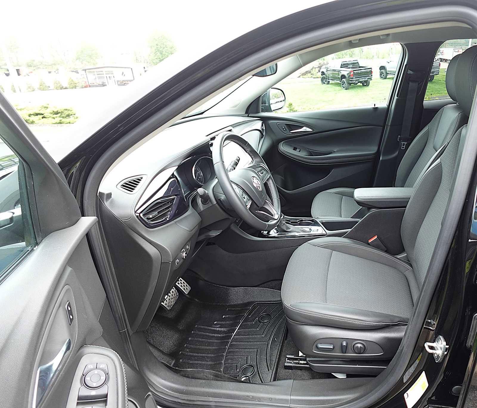 Used 2023 Buick Encore GX Select w/ Sport Touring Package FWD image 12