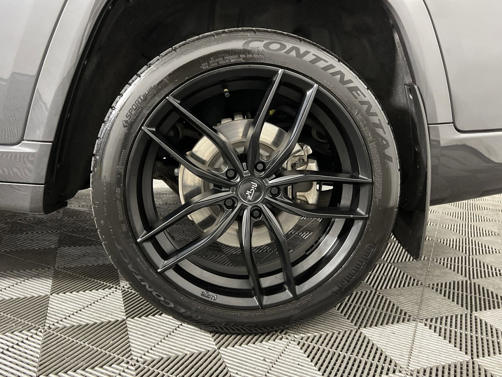 Used 2021 Jeep Grand Cherokee L Overland w/ Luxury Tech Group IV image 12