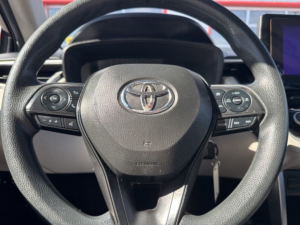 Used 2023 Toyota Corolla Cross L image 21