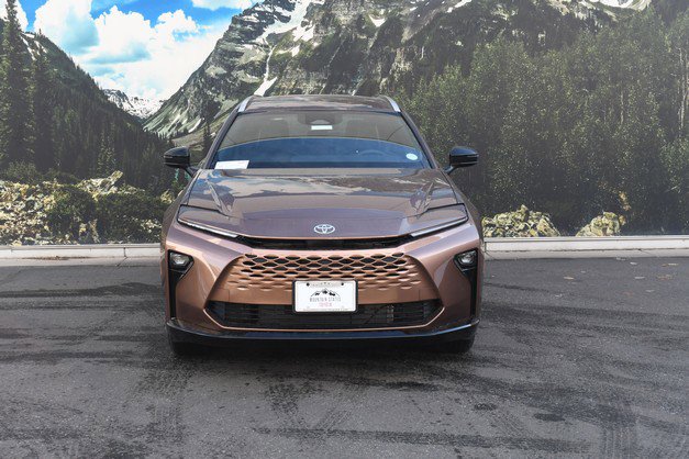 New 2026 Toyota Crown Signia image 2