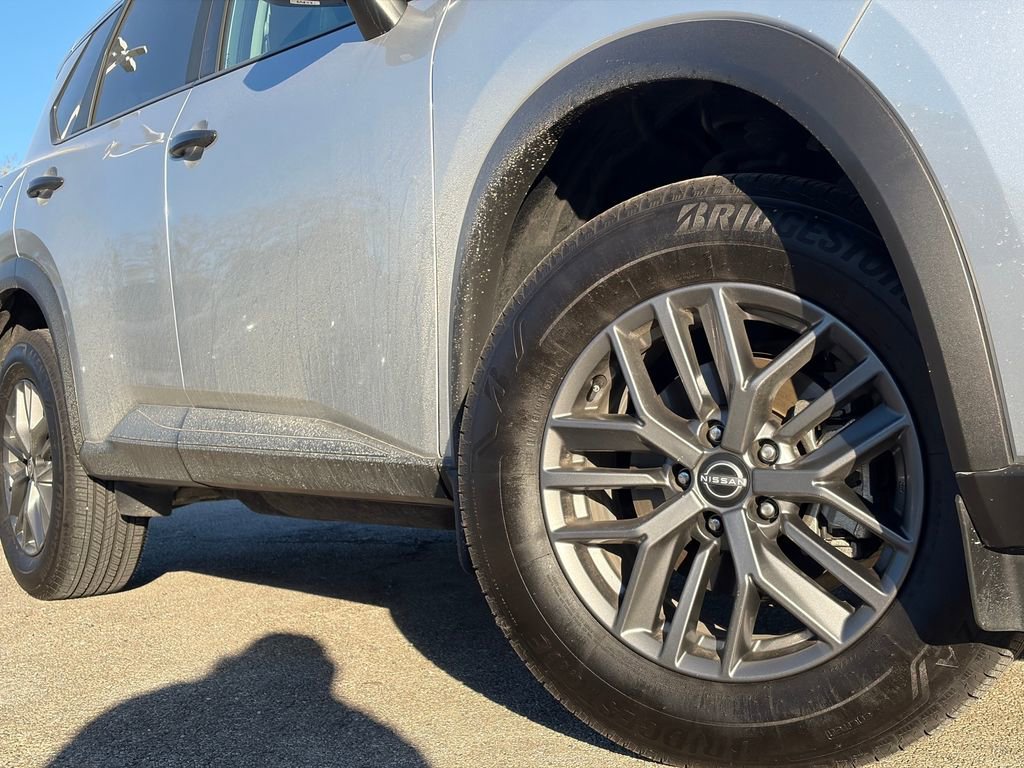 Certified 2025 Nissan Rogue S image 2