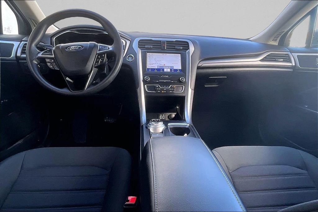 Used 2020 Ford Fusion SE image 6