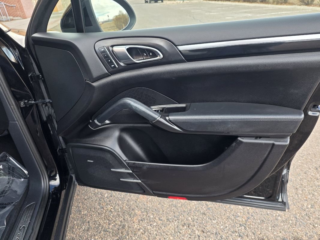 Used 2012 Porsche Cayenne S image 36