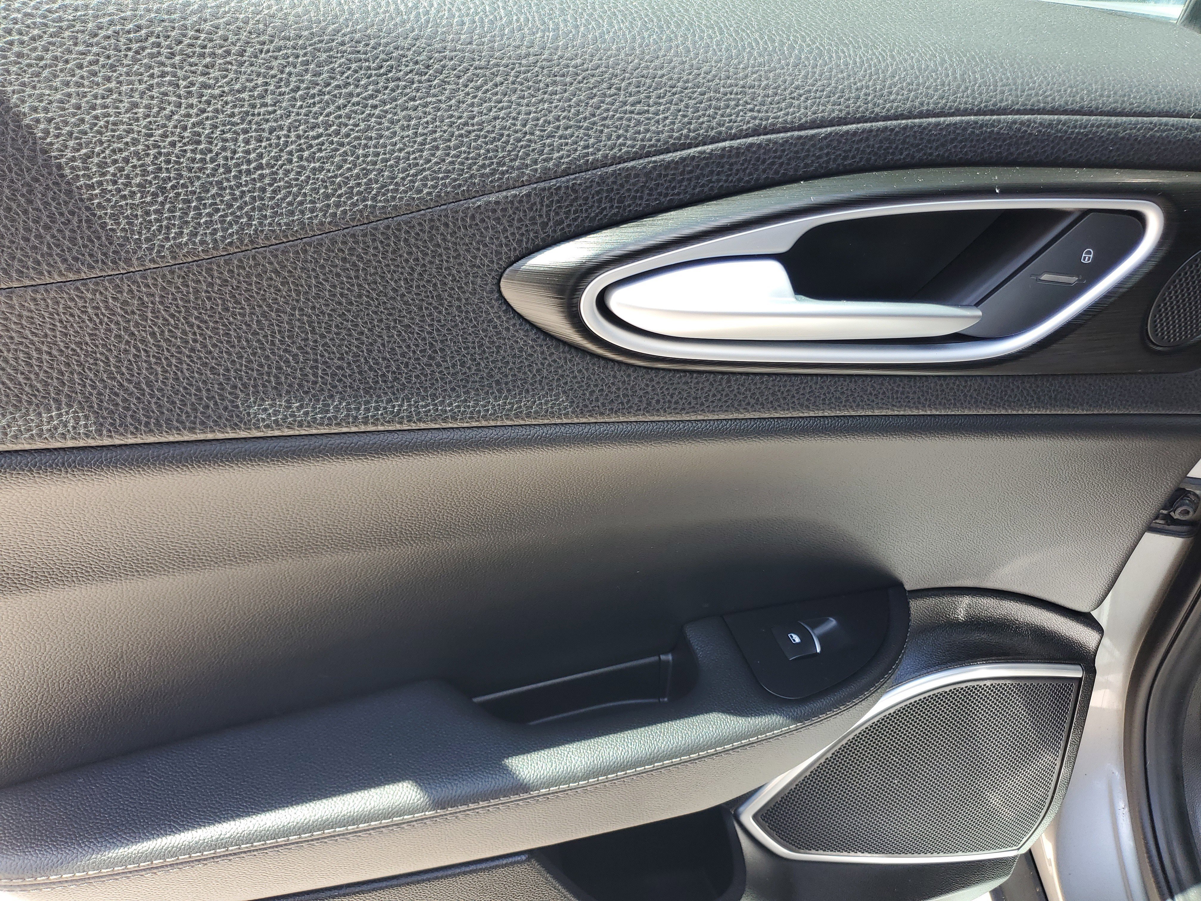 Used 2018 Alfa Romeo Giulia RWD image 12