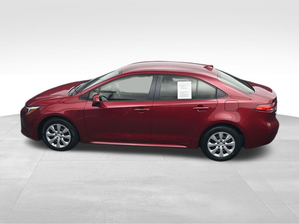 Used 2025 Toyota Corolla LE FWD image 30