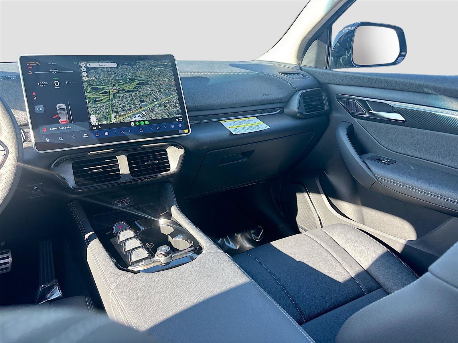 New 2025 VinFast VF 8 Eco image 23