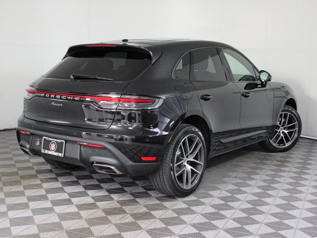 Certified 2025 Porsche Macan image 7