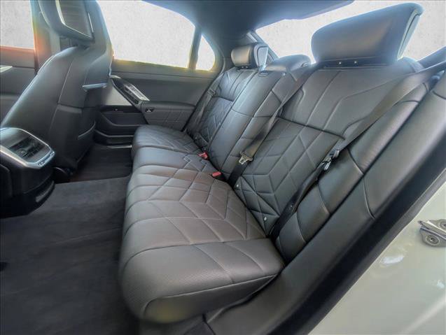 Used 2025 BMW i7 xDrive60 AWD/4WD image 24