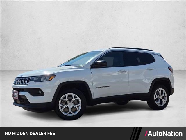 Used 2024 Jeep Compass Latitude AWD/4WD image 1