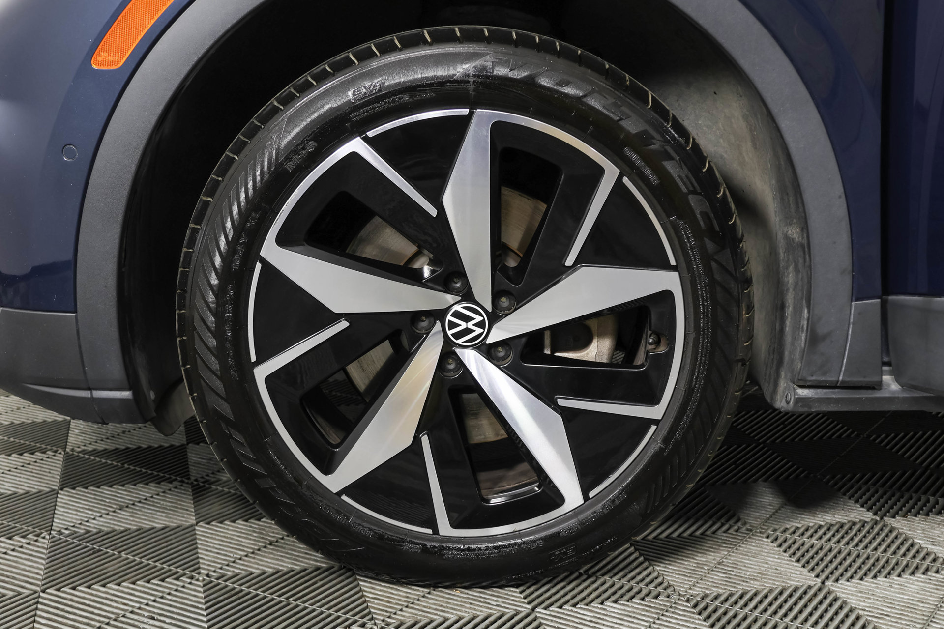 Used 2023 Volkswagen ID.4 Pro S AWD/4WD image 25