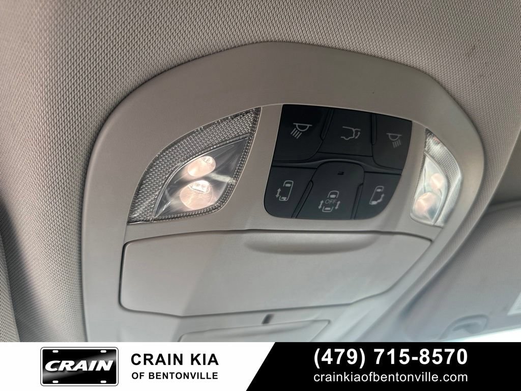 Used 2017 Chrysler Pacifica Touring-L FWD image 27