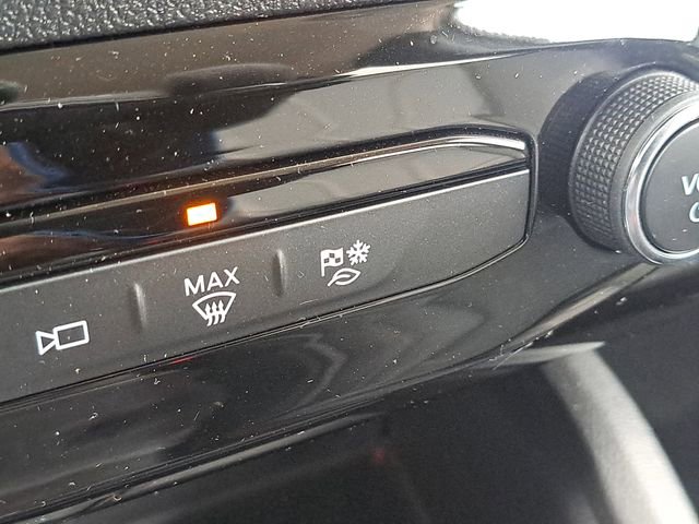 Used 2025 Ford Escape SE w/ PHEV Premium Package image 16