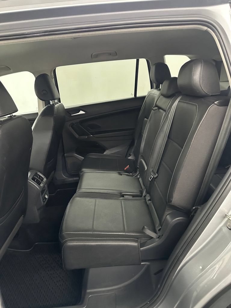 Used 2020 Volkswagen Tiguan SE w/ 3rd Row Seat Package AWD/4WD image 26