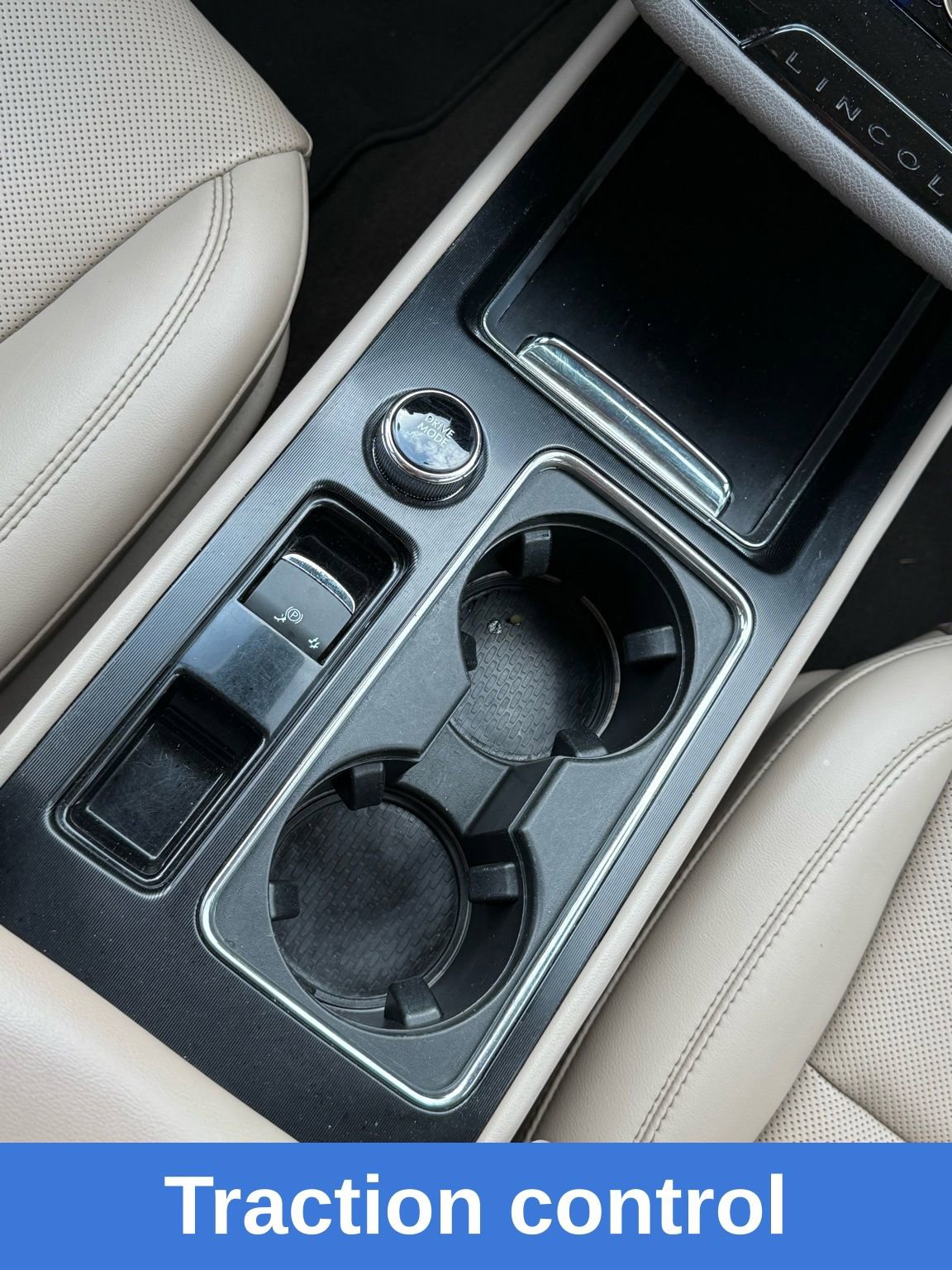 Used 2022 Lincoln Corsair AWD w/ Premium Package image 30