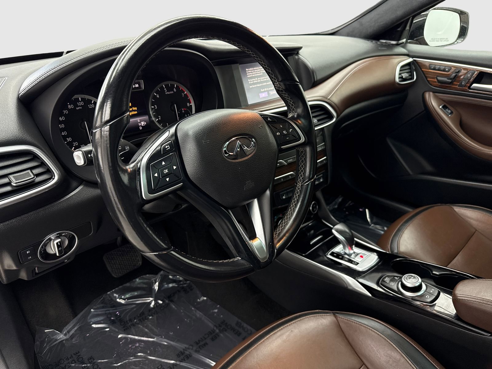 Used 2018 INFINITI QX30 Premium w/ Navigation Package AWD/4WD image 18