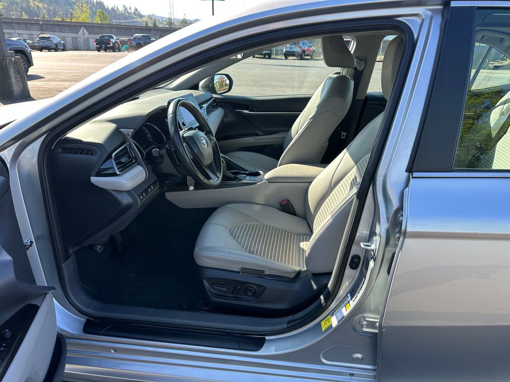 Used 2024 Toyota Camry SE FWD image 13