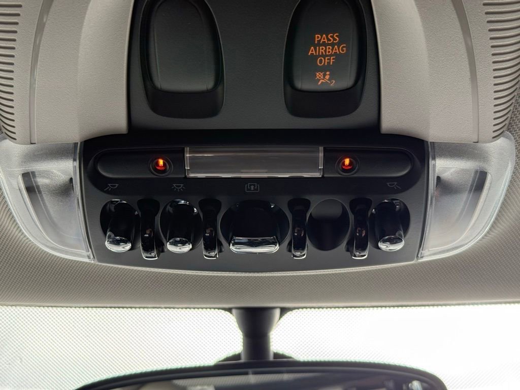 Used 2017 MINI Cooper 4-Door Hardtop image 26