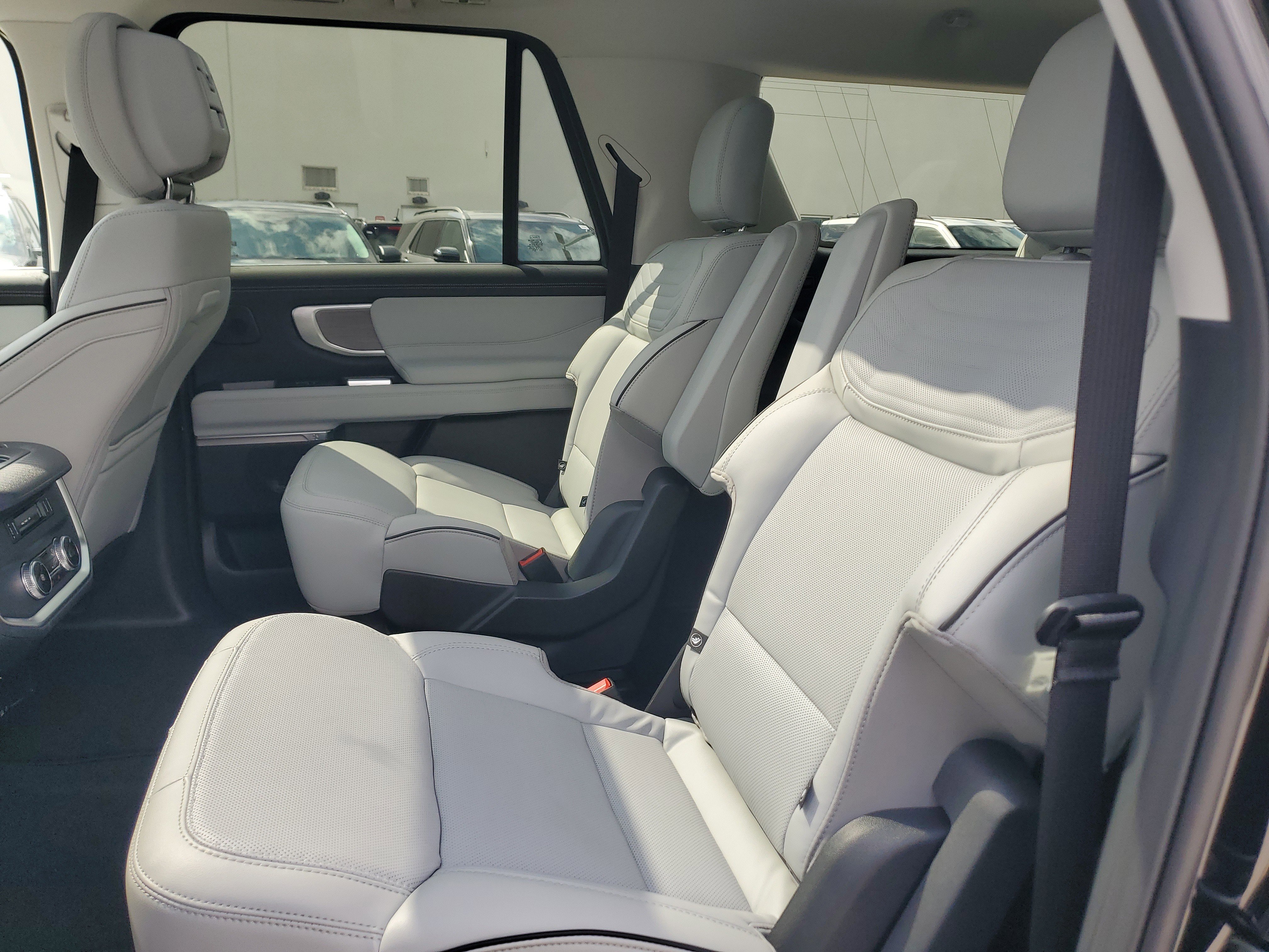 New 2026 Ford Expedition Max Platinum w/ Platinum Ultimate Package AWD/4WD image 12
