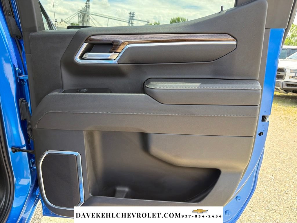 Used 2025 Chevrolet Silverado 1500 LT AWD/4WD image 20