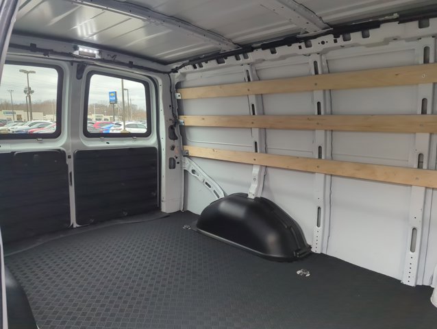 Used 2024 GMC Savana 2500 w/ Driver Convenience Package image 17