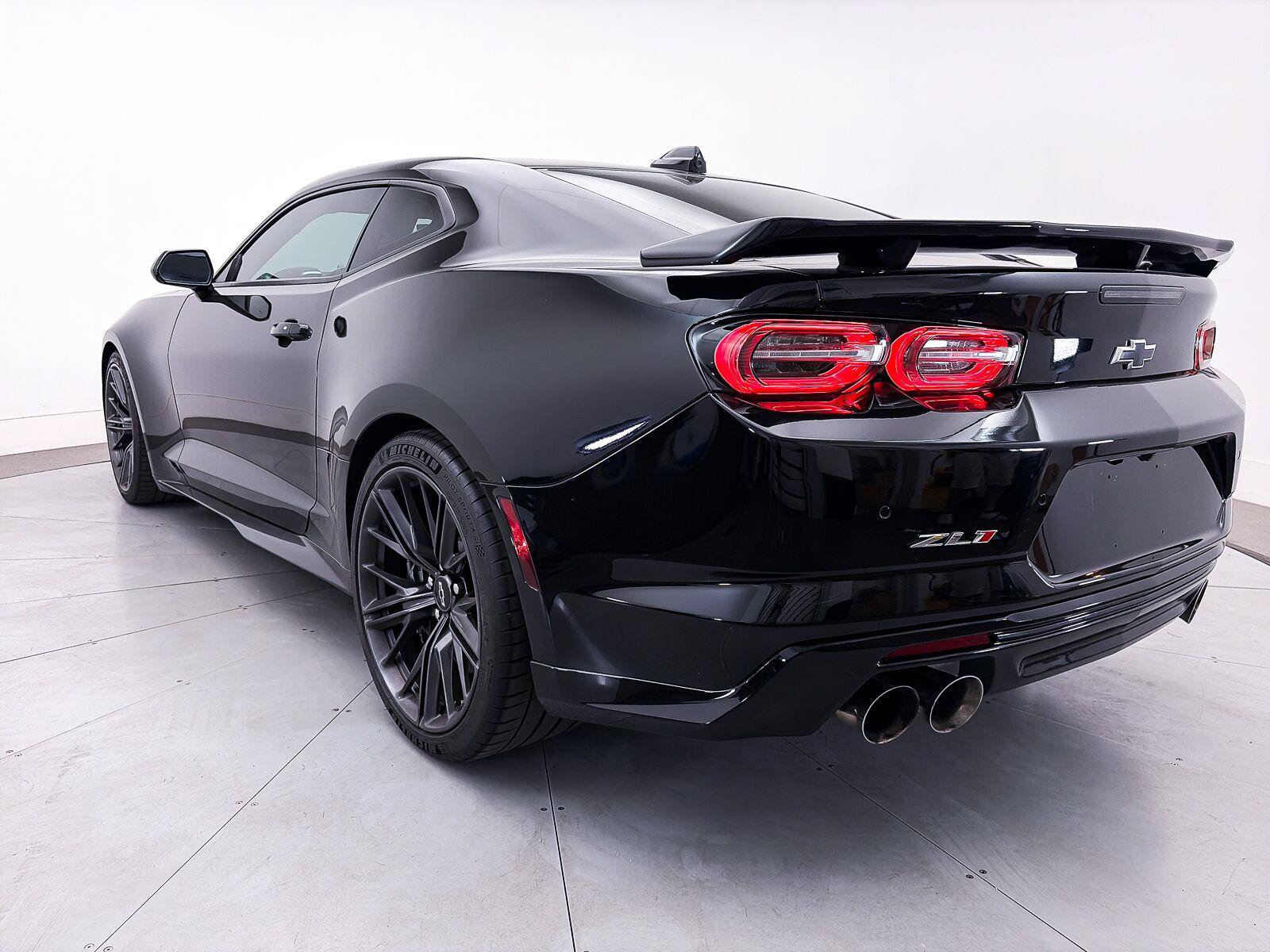Used 2022 Chevrolet Camaro ZL1 w/ LPO, ZL1 Protection Package RWD image 18