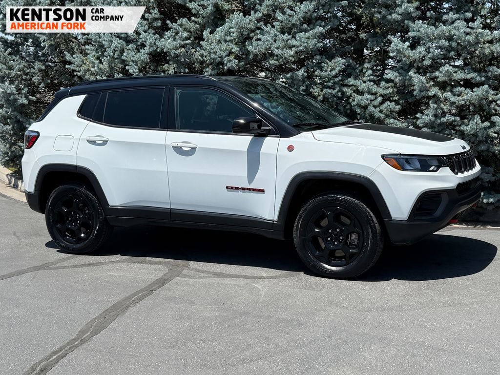 Used 2023 Jeep Compass Trailhawk image 12