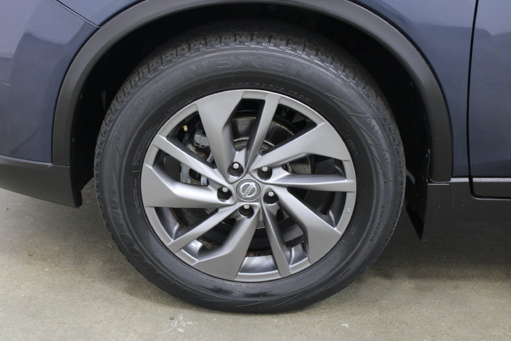 Used 2016 Nissan Rogue SL FWD image 28