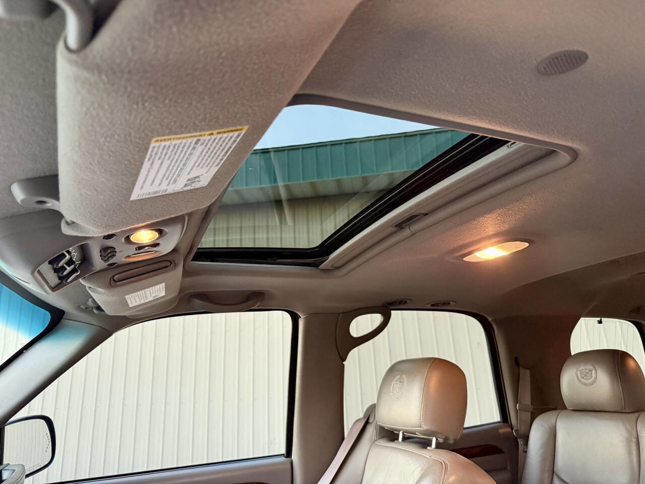 Used 2004 Cadillac Escalade AWD image 12