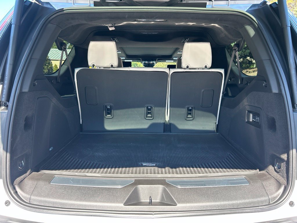 Used 2026 Cadillac Escalade ESV Platinum Luxury w/ LPO, Floor Liner Package AWD/4WD image 58