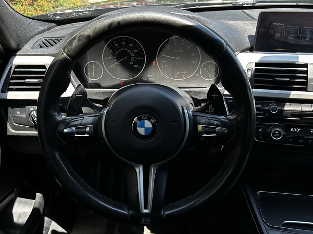 Used 2017 BMW 320i Sedan RWD image 13