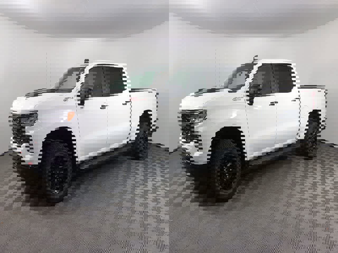 Used 2023 Chevrolet Silverado 1500 LT Trail Boss w/ Protection Package image 5