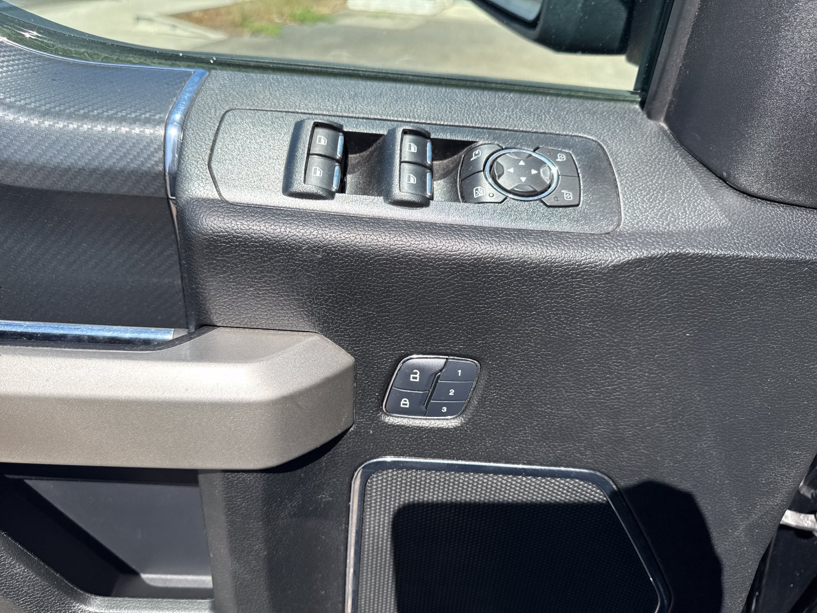 Used 2018 Ford F150 Lariat AWD/4WD image 11